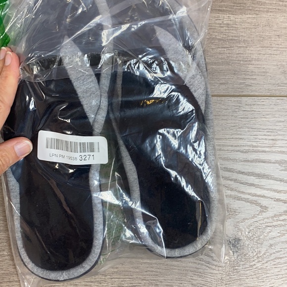 NEW Isotoner Microterry Michelle Thong Slippers - Picture 5 of 7